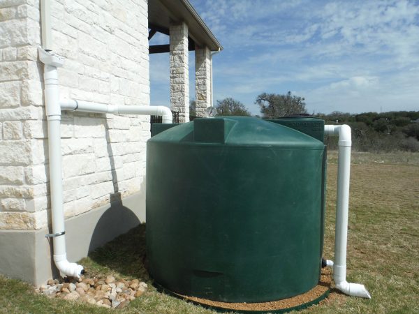 1000 gallon rainwater harvesting tank installation