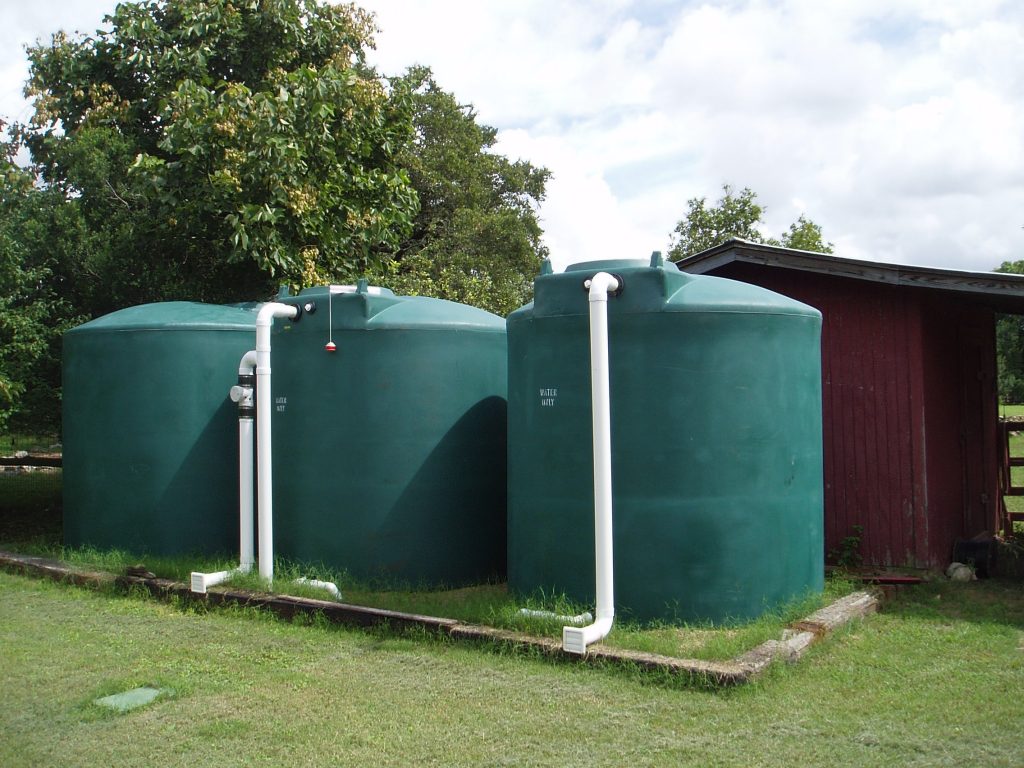 polyethylene water storage tanks